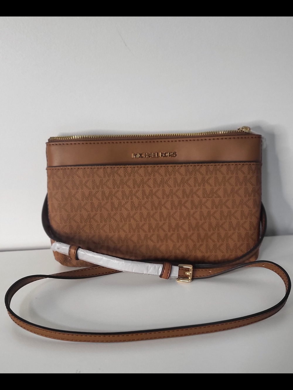 Michael Kors Women's Tan Leather Tote Bag - Picture 7 of 15